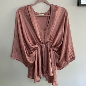 ⭐️ 2/$10 - Pink Blouse